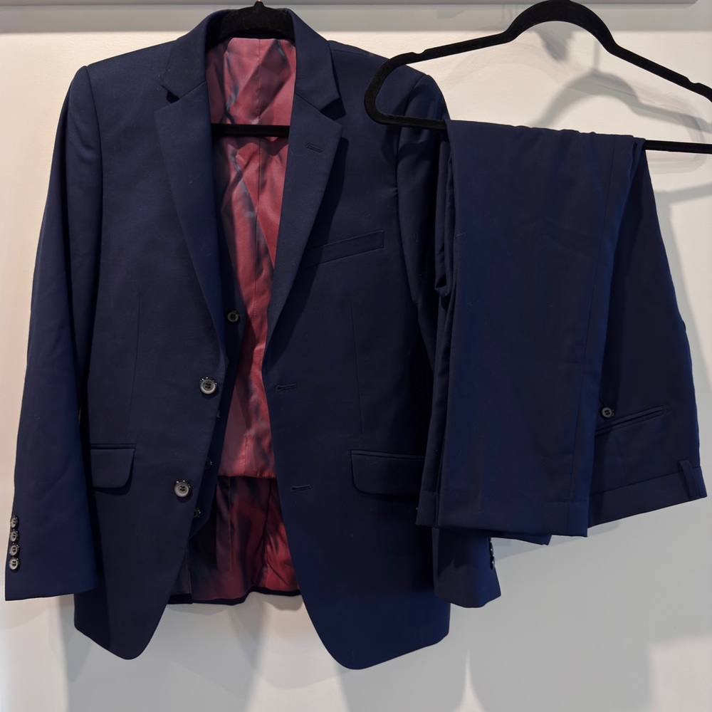 Combatant Gentleman 3 piece Navy Blue Suit